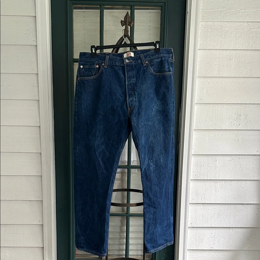 Levi's 501 Straight leg Button Fly Jeans Size 40 / 32